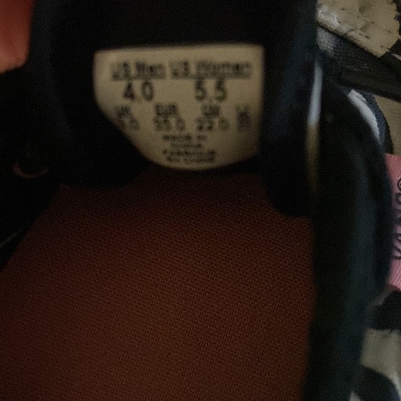 🍍 VANS AUTHENTIC DIGI ROSES SNEAKERS 🍍WOMEN 5.5/MEN 4.0🍍 - Picture 3 of 3